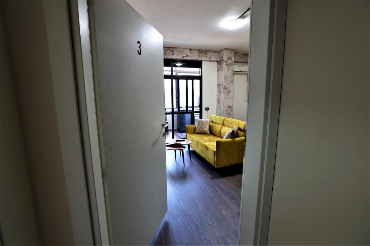 דירות Stylish Studio In The Heart Of Tirana #3 מראה חיצוני תמונה